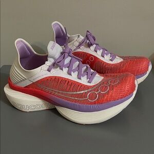 Saucony Endorphin Elite 2